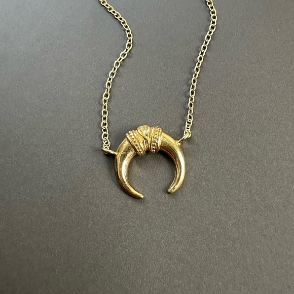 14k Gold Crescent Moon Necklace - Picture 6 of 9